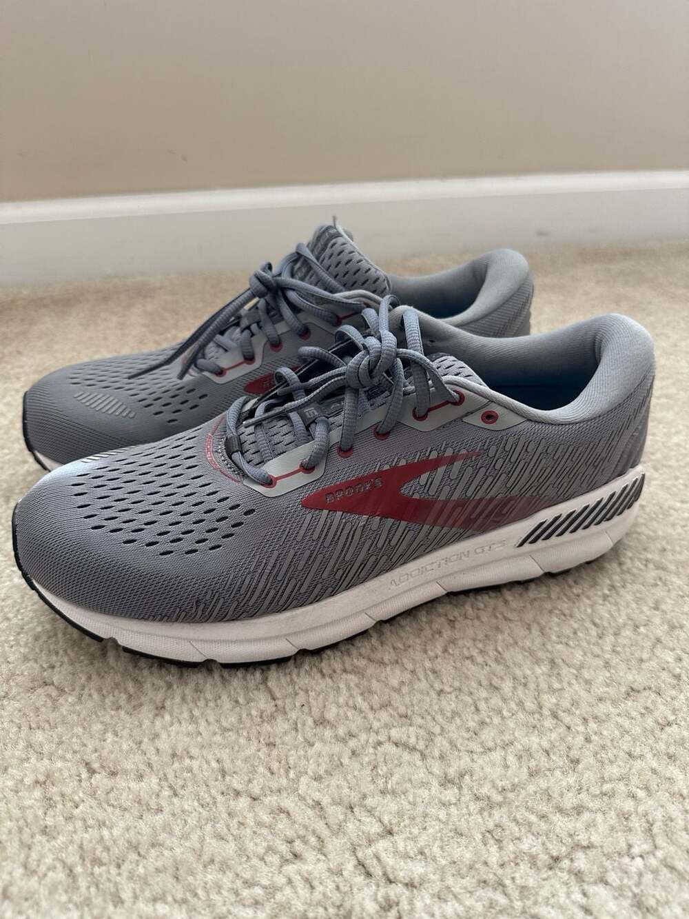 Brooks Addiction GTS 15 Running Shoes Gray Red Men's Size 11